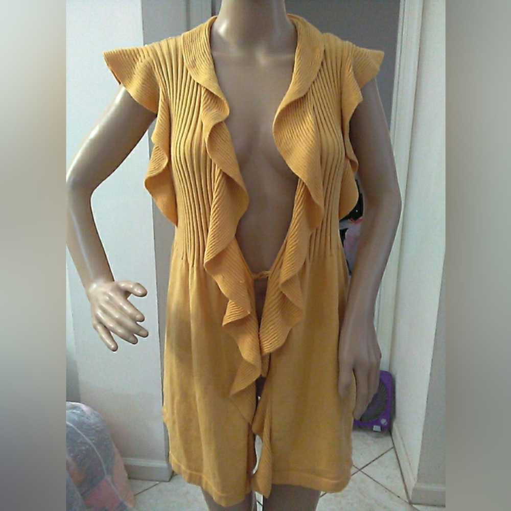 TRACY M. Mustard Yellow Ruffled OPEN CARDIGAN RUFFLED FRONT SZ. SM SINGLE CLIP